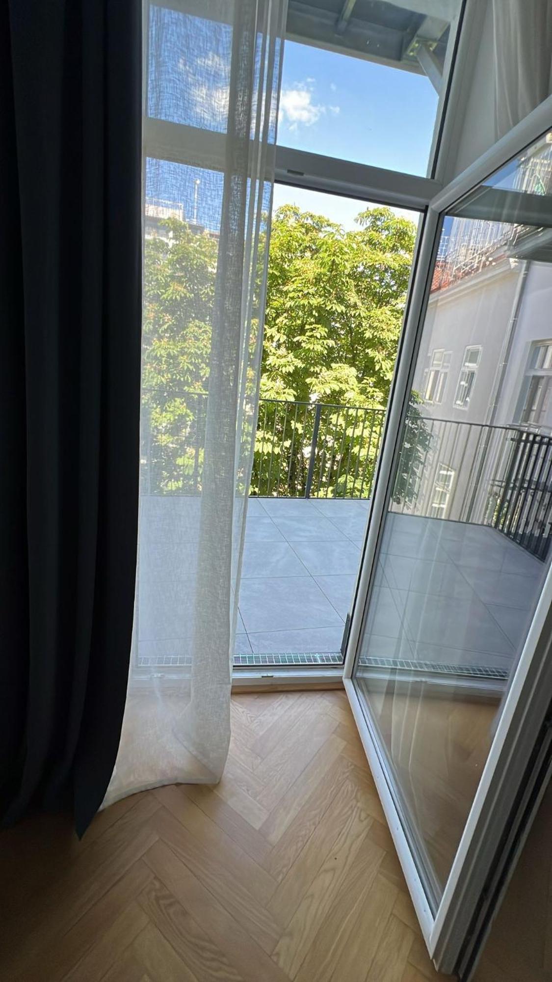 Large Garden-View Balcony Comfort Retreat 1020-Wien Ngoại thất bức ảnh